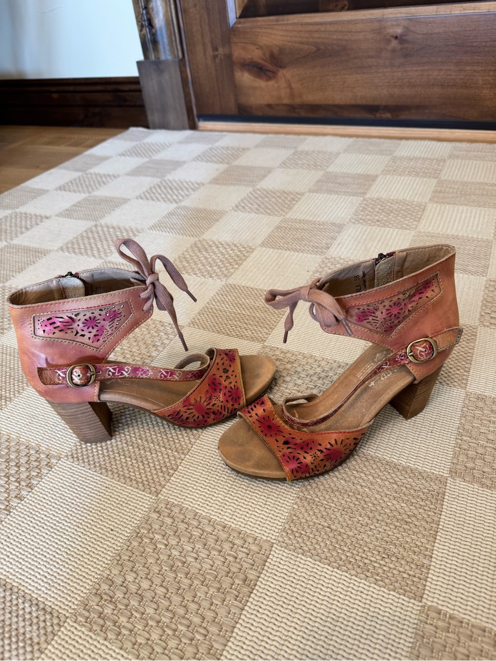 L’Artiste Spring Step Sujala Floral Cutout Block Heel Sandals - Picture 2 of 11